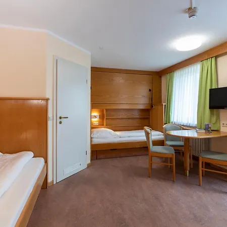 Haus Chiemgau - Kolping-familienhotel *
