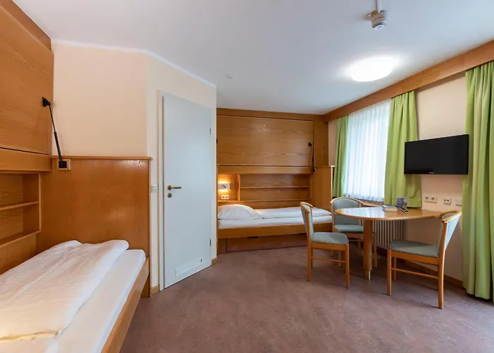 Haus Chiemgau - Kolping-familienhotel タイゼンドルフ